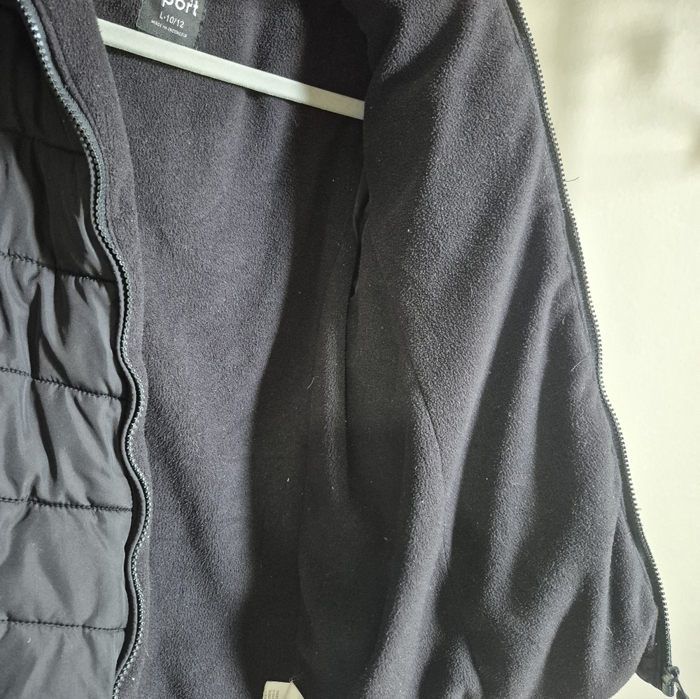 Sporty Black Kids Puffer Jacket - Picture 5 of 6
